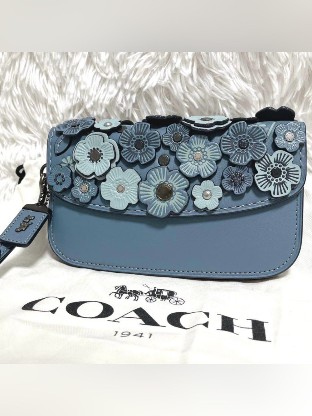 Coach 1941 Tea Rose Clutch EUC